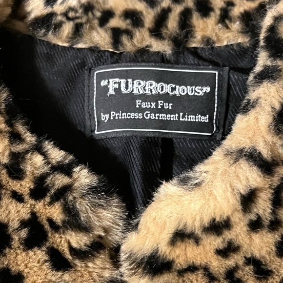 Furrocious VINTAGE Leopard Faux Fur Vest - Picture 3 of 7
